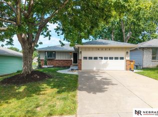 5226 Spruce St, Lincoln, NE 68516