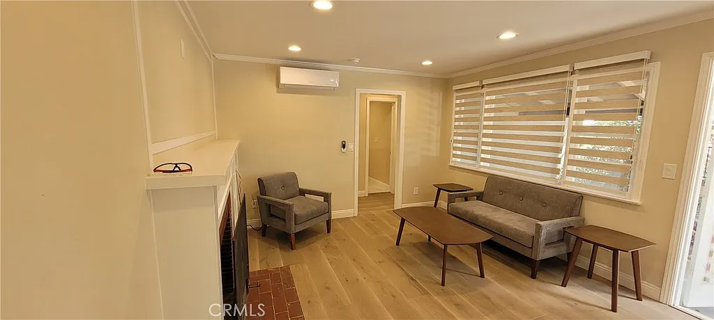 2 bed, 928 sqft, $3,850 — Photo 4