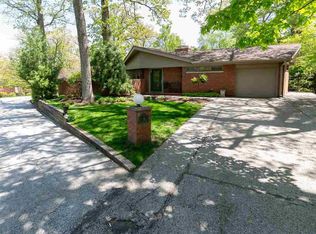 13 Forest Rd, Rock Island, IL 61201