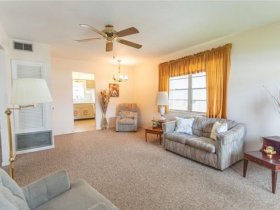 3rd image of 5117 Tulip St
