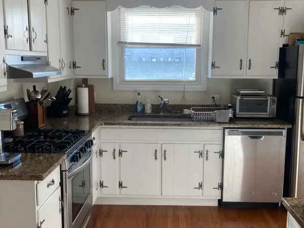 47 Hoyt St, Stamford, CT 06905