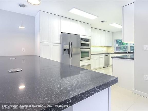 5th image of 2716 NE 27th Ct
