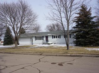 925 15th St SW, Huron, SD 57350