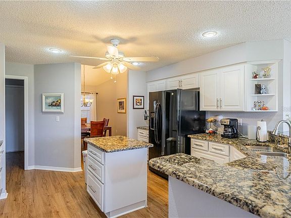 5th image of 733 Winterbrooke Way