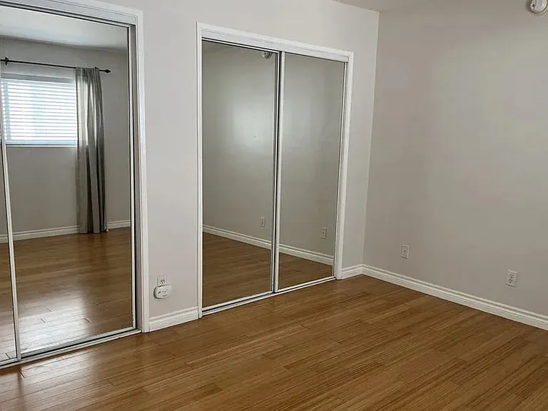 11836 Mayfield Ave #2 — Photo 12