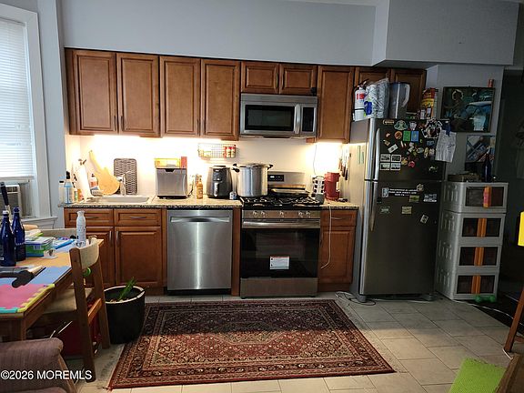 4th image of 905 Grand Avenue