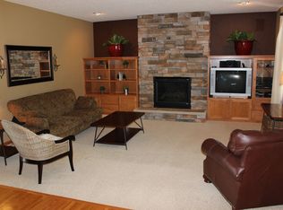 16107 Gunflint Cir, Lakeville, MN 55044