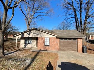 1327 N 28th St, Van Buren, AR 72956