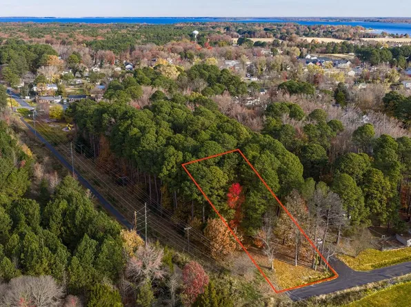 108 Miles Ave, Saint Michaels, MD 21663