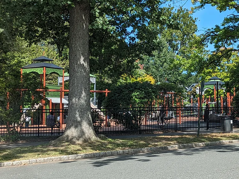 238 Walnut St — Photo 11