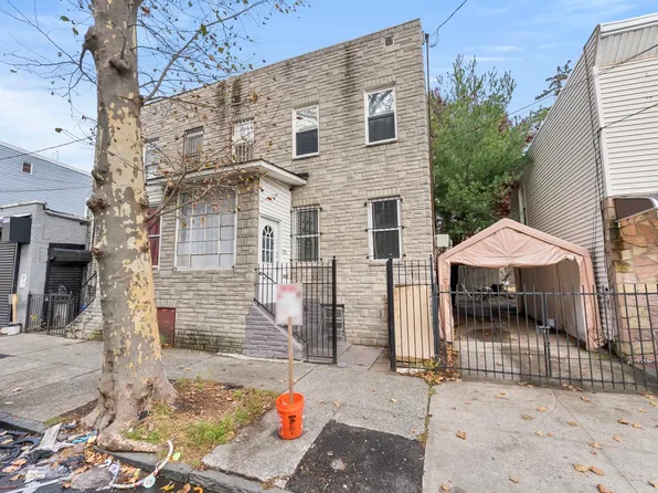 220 Armstrong Avenue image 2 of 12