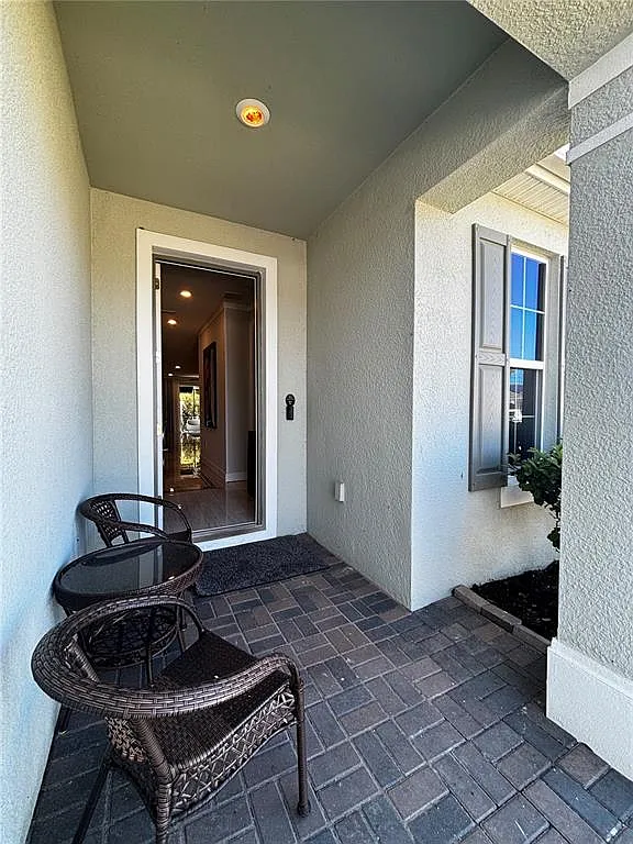 4 bed, 3.0 bath, 2070 sqft, $3,299 — Photo 3