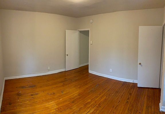 3rd image of 4321 Pine St APT 3R