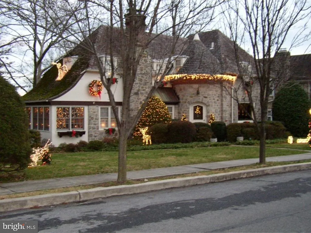 211 Endlich Ave photo 1