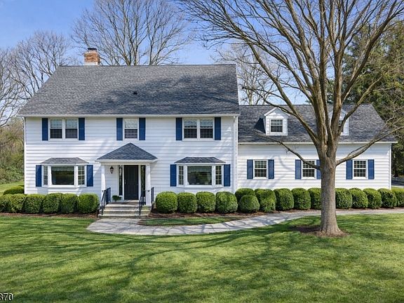 2nd image of 19 Lexington Road