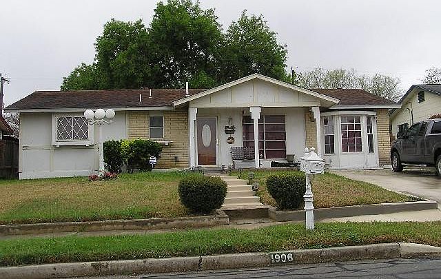 1st image of 1906 Hunter Blvd