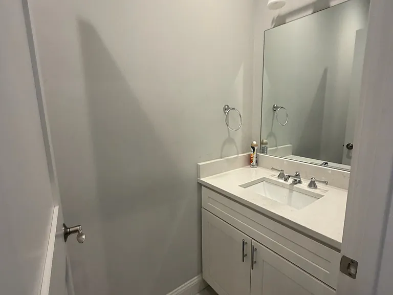 719 E 5th St #2 — Photo 9