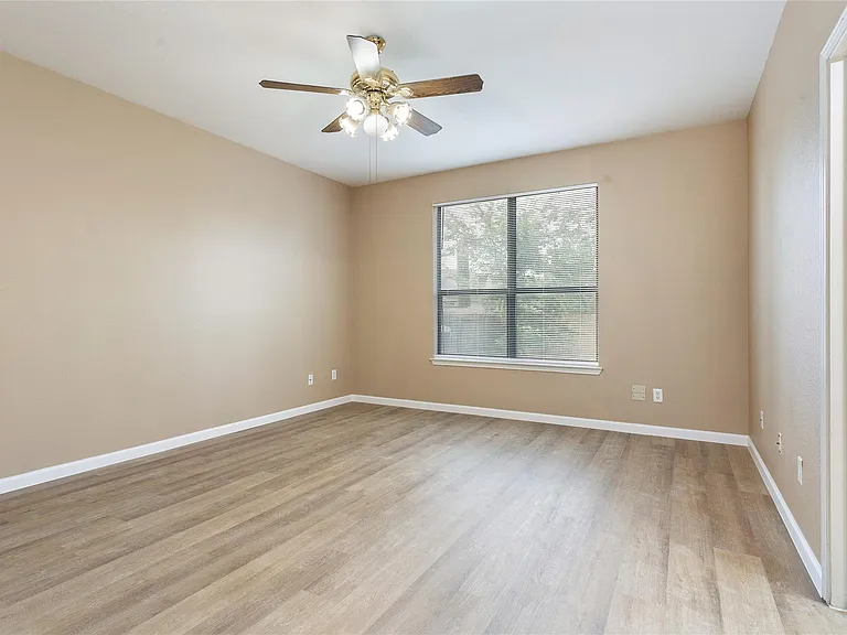 1752 Bayland St — Photo 13