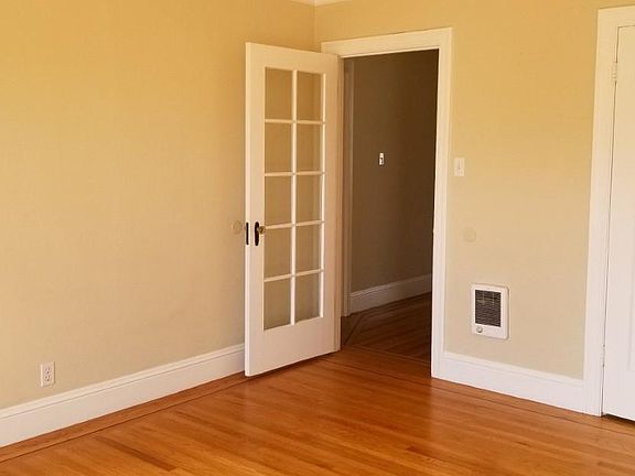 5th image of 3620 18th St APT 32