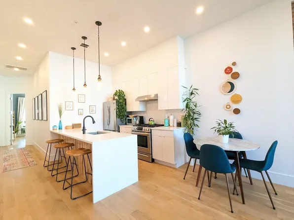 33 Waverly Street image 1 of 19