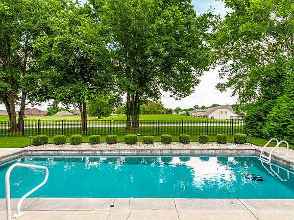 2nd image of 1673 Foxland Blvd