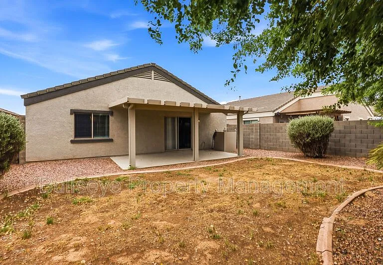 310 E Payton St — Photo 26