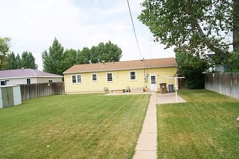 2nd image of 716 Curtis St