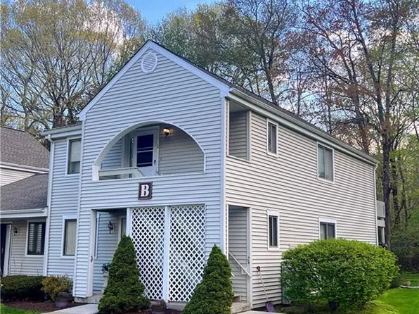 35 Nutmeg Road #B2, Middlebury, CT 06762