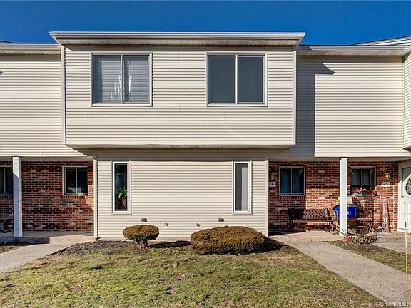 3rd image of 410 Emmett St Unit 46