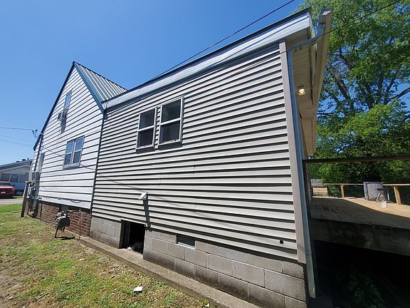 4th image of 326 E Ford St