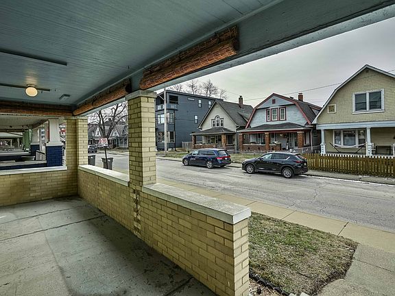 2nd image of 934 E Morris St
