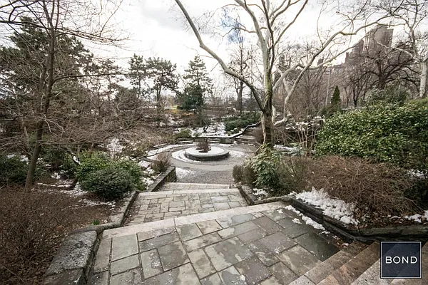 Sold by Bond New York | media 6