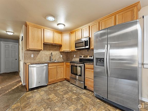 2nd image of 3614 W Albany Avenue