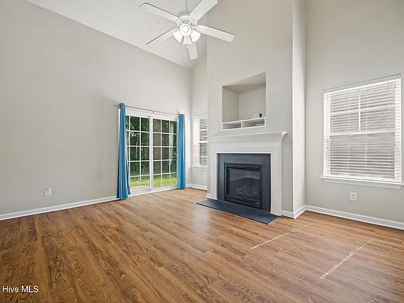 3rd image of 115 Winborne Lane
