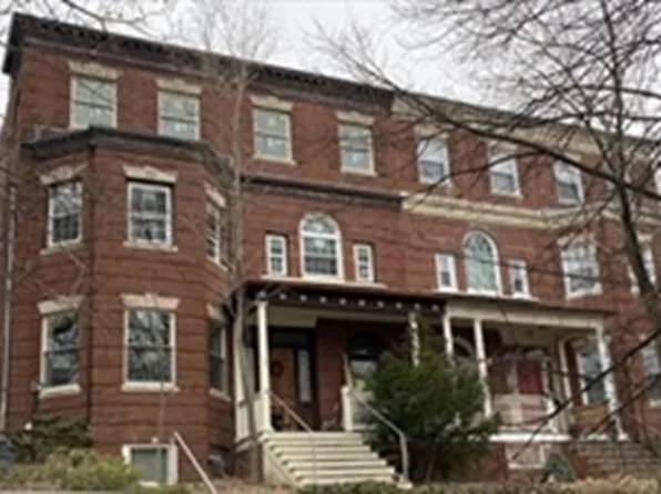 15 Colbourne Cres #2, Brookline, MA 02445
