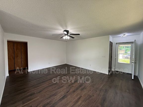 5th image of 931 W Edgewood St