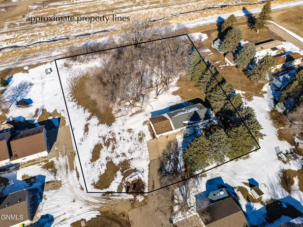 161 3rd St S, Casselton, ND 58012