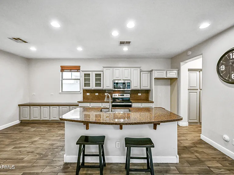 15340 W Dahlia Dr — Photo 11