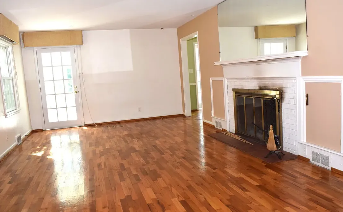4 bed, 2104 sqft, $2,975 — Photo 4
