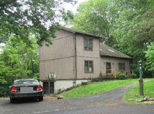 7 Highland Rd, Poughkeepsie, NY 12601