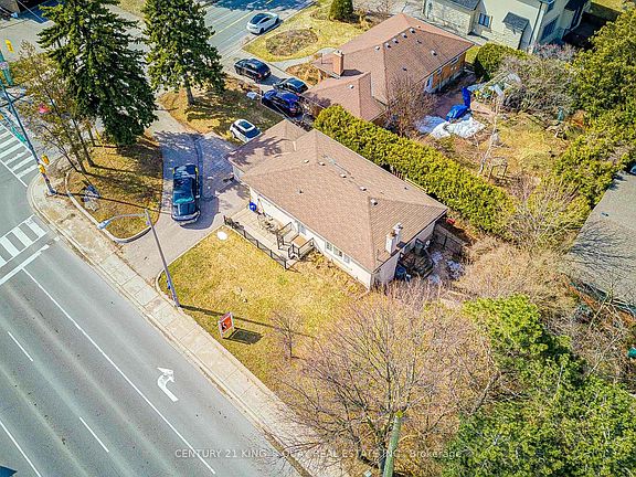 2nd image of 256 Church St