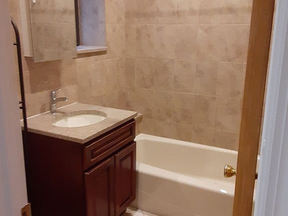 4th image of 19-27 Ditmars Blvd #2F