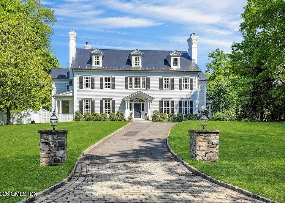 1st image of 33 Boulder Brook Rd