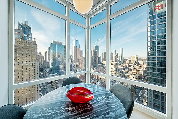 Sold by Maxwell Jacobs | media 3