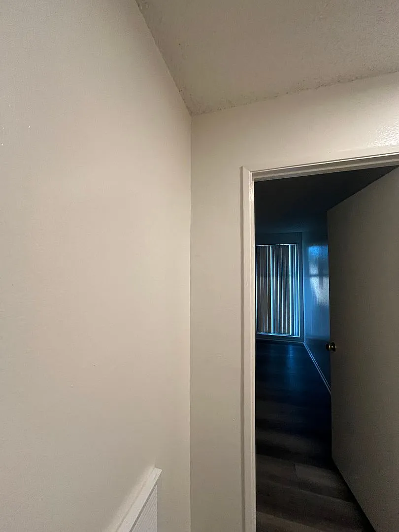 Crescent — Photo 3