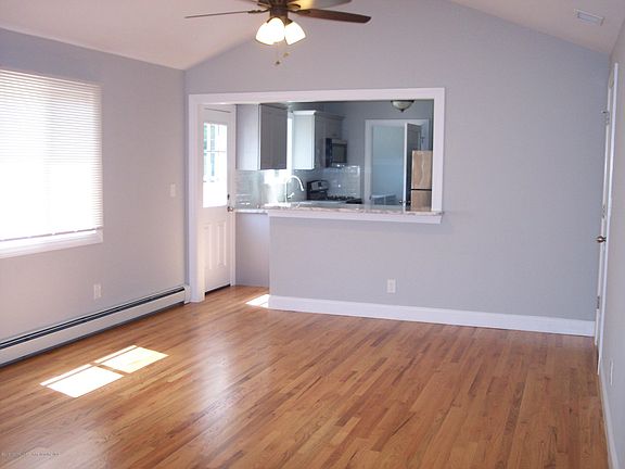 5th image of 1001 Lynn Ave
