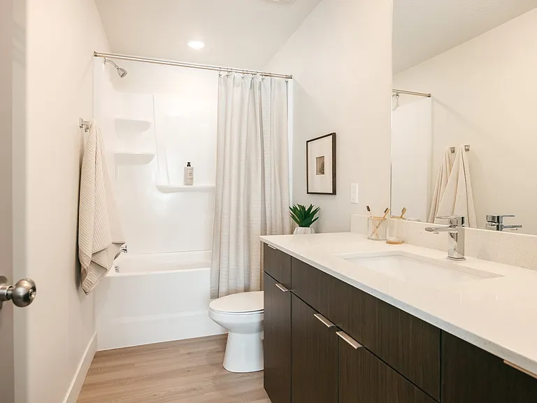 Enduro Townhomes — Photo 11