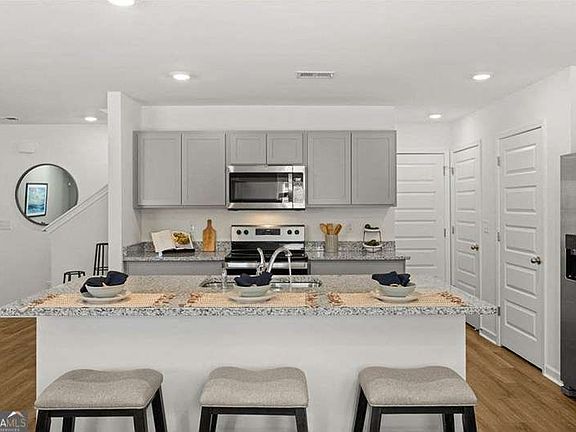 4th image of 284 Coastal Dr