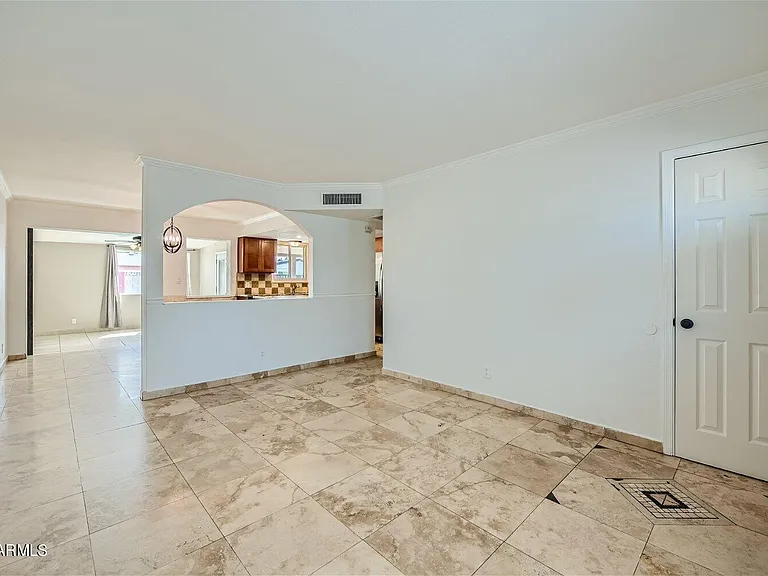3615 S Margo Dr — Photo 3