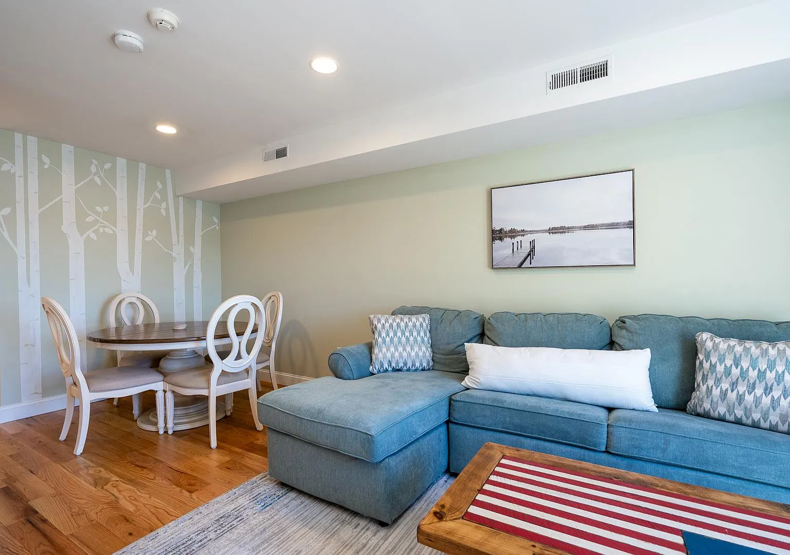 2 bed, 1.5 bath, 1086 sqft, $2,200 — Photo 4